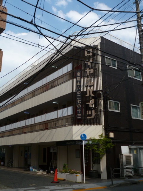 コンビニ徒歩１分！明るいお部屋！